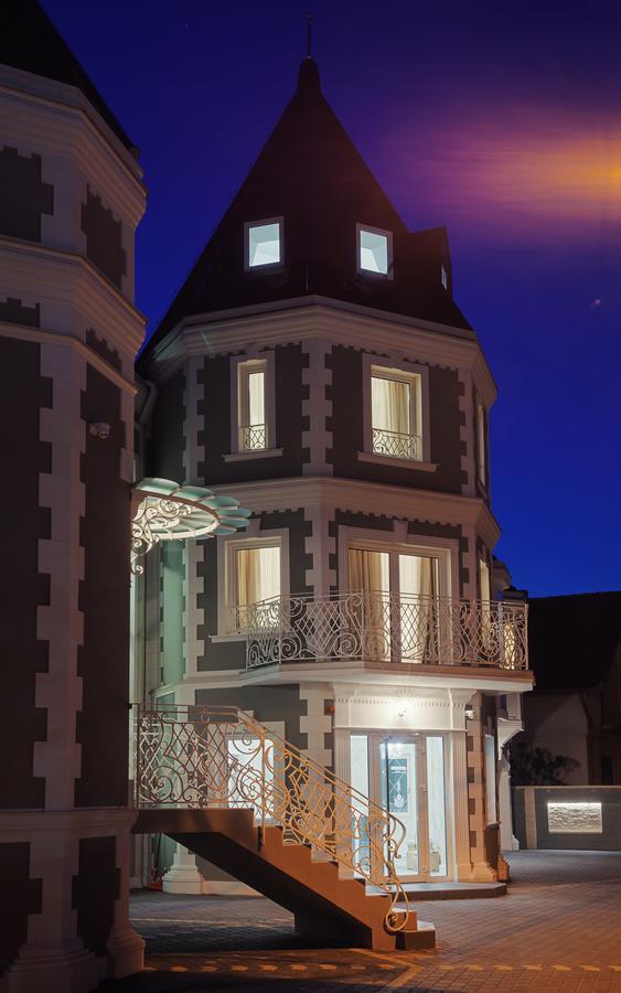 Castello Boutique Hotel Čačak Eksteriør billede