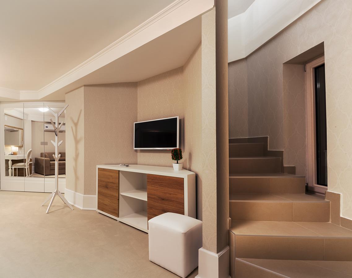 Castello Boutique Hotel Čačak Eksteriør billede