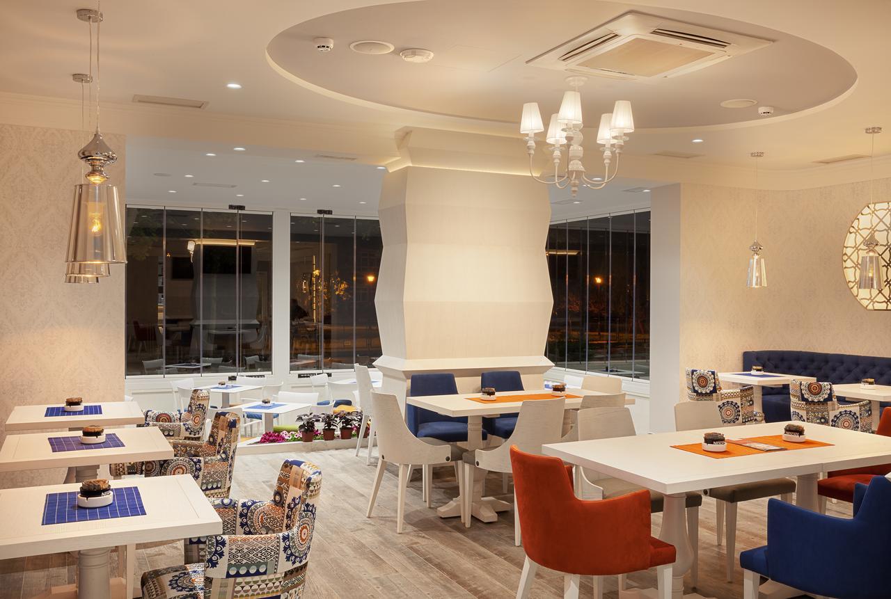 Castello Boutique Hotel Čačak Eksteriør billede