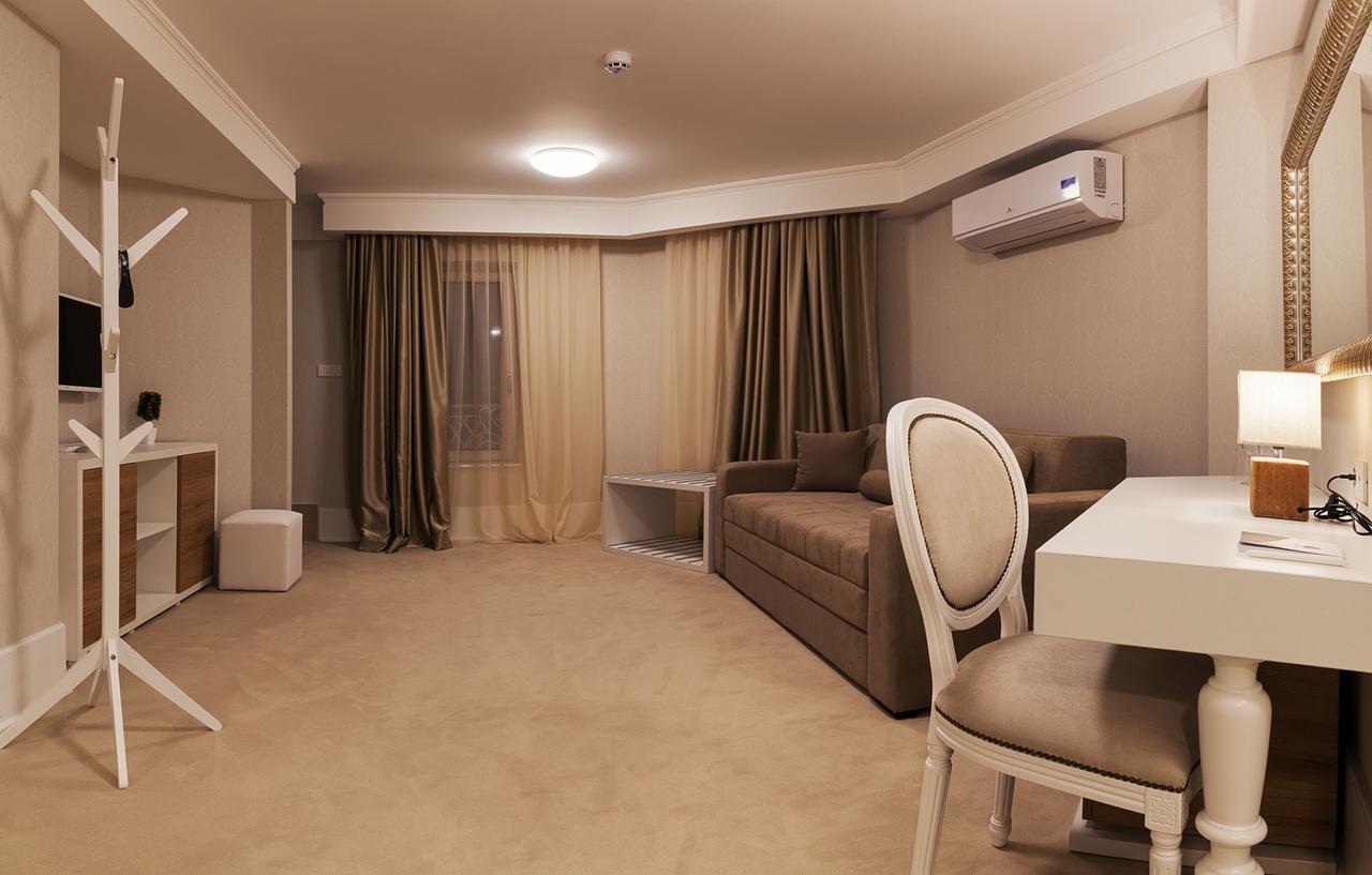 Castello Boutique Hotel Čačak Eksteriør billede
